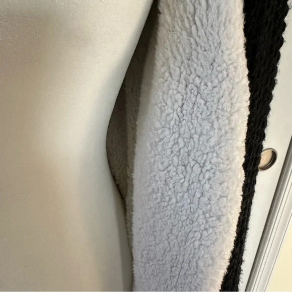 F21 Winter Cardigan - Picture 11 of 14